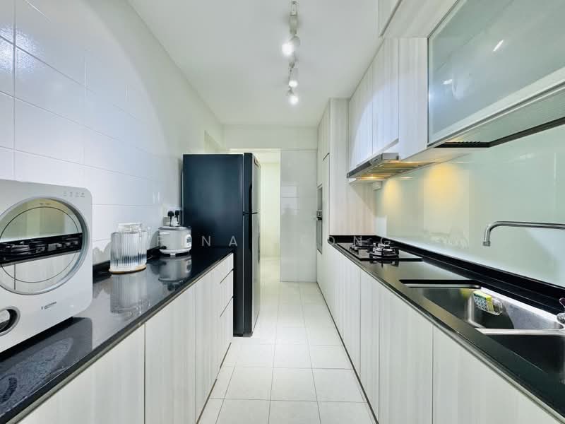 421 Clementi Avenue 1, 421 Clementi Avenue 1, 3 Bedrooms, 1,033 sqft, HDB Flat For Sale, by Fina Leong, 500212617 - Kitchen - PropertyGuru.com.sg