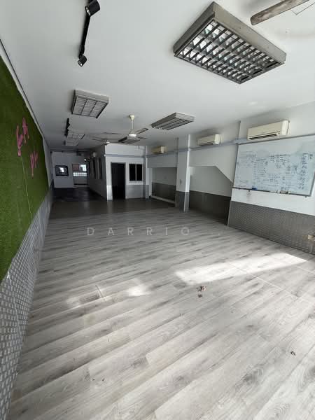 Tessensohn road. Single level, , 1,367 sqft, Shop / Shophouse For Rent, by Darrio ., 500212621 - Interior - CommercialGuru.com.sg