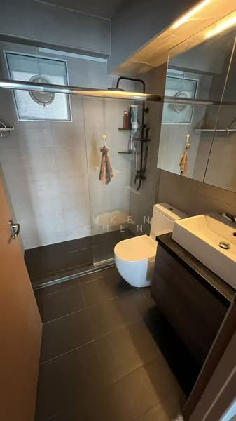 280A Sengkang East Avenue, 280A Sengkang East Avenue, 3 Bedrooms, 1,205 sqft, HDB Flat For Sale, by Luken Chen, 500212623 - Bathroom - PropertyGuru.com.sg