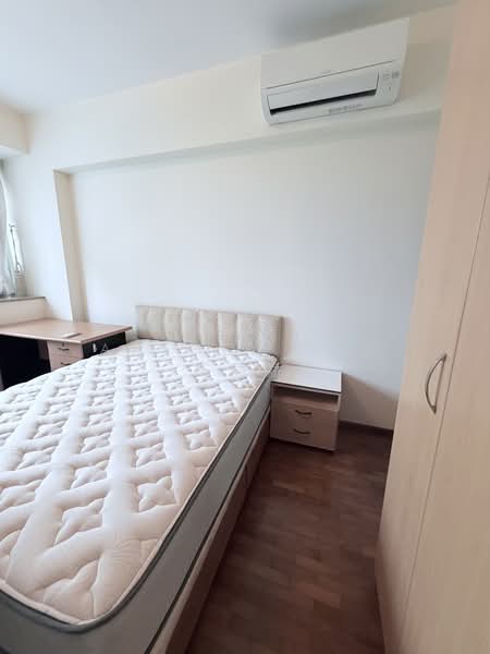 Queens, 16 Stirling Road, 2 Bedrooms, 915 sqft, Condominium For Rent, by Anthea Yeo 杨丽娇, 500212634 - Bedroom - PropertyGuru.com.sg