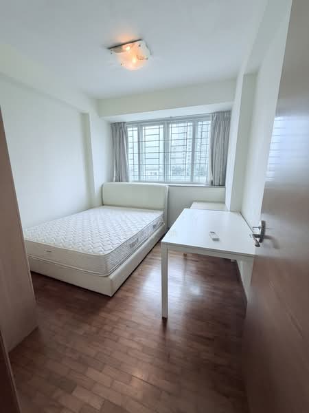 Queens, 16 Stirling Road, 2 Bedrooms, 915 sqft, Condominium For Rent, by Anthea Yeo 杨丽娇, 500212634 - Bedroom - PropertyGuru.com.sg