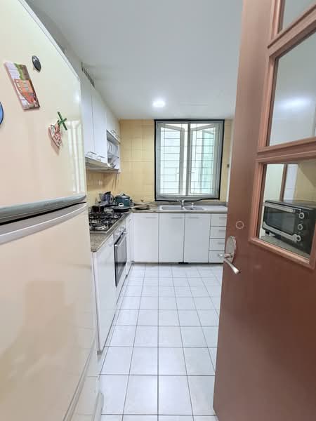 Queens, 16 Stirling Road, 2 Bedrooms, 915 sqft, Condominium For Rent, by Anthea Yeo 杨丽娇, 500212634 - Kitchen - PropertyGuru.com.sg