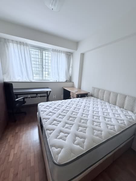 Queens, 16 Stirling Road, 2 Bedrooms, 915 sqft, Condominium For Rent, by Anthea Yeo 杨丽娇, 500212634 - Bedroom - PropertyGuru.com.sg