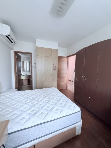 Queens, 16 Stirling Road, 2 Bedrooms, 915 sqft, Condominium For Rent, by Anthea Yeo 杨丽娇, 500212634 - Bedroom - PropertyGuru.com.sg