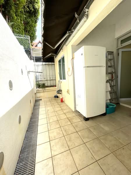Fidelio Street, Fidelio Street, 4 Bedrooms, 2,300 sqft, Terraced House For Sale, by Peng Ng, 500212642 - Back yard - PropertyGuru.com.sg