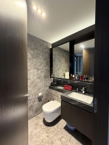 Hyll on Holland, 89 Holland Road, 2 Bedrooms, 658 sqft, Condominium For Rent, by Victoria Galistan, 500212650 - Bathroom - PropertyGuru.com.sg