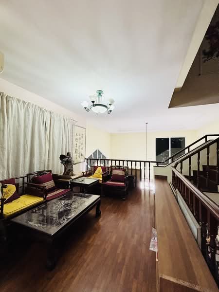 Pinewood Terrace, Pinewood Grove, 5 Bedrooms, 3,995 sqft, Terraced House For Sale, by Keldrick Tan, 500212656 - Second floor Family living room - PropertyGuru.com.sg