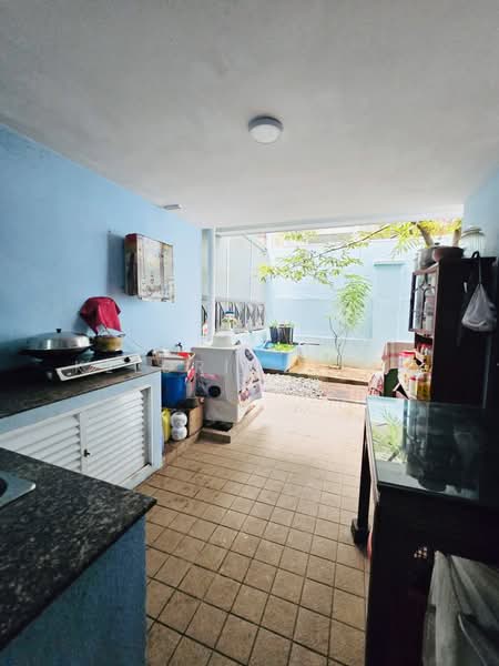 Pinewood Terrace, Pinewood Grove, 5 Bedrooms, 3,995 sqft, Terraced House For Sale, by Keldrick Tan, 500212656 - Wet Kitchen - PropertyGuru.com.sg