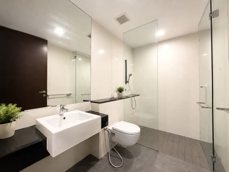Kerong Walk, Kerong Walk, Kerong Lane, Wak Hassan Place, Wak Hassan Drive, Inggu Road, 8 Bedrooms, 6,800 sqft, Corner Terrace For Sale, by Gerald Lee, 500212675 - Bathroom - PropertyGuru.com.sg