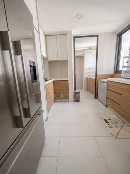 5mins walk to MRT/Mall. Upper floor with lift assess. Roof terrace can fully utilise, , 5 Bedrooms, 2,540 sqft, Condominium For Sale, by Lee Liang Fei, 500212688 - Kitchen - PropertyGuru.com.sg