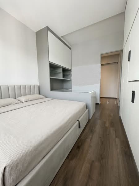 5mins walk to MRT/Mall. Upper floor with lift assess. Roof terrace can fully utilise, , 5 Bedrooms, 2,540 sqft, Condominium For Sale, by Lee Liang Fei, 500212688 - Bedroom - PropertyGuru.com.sg