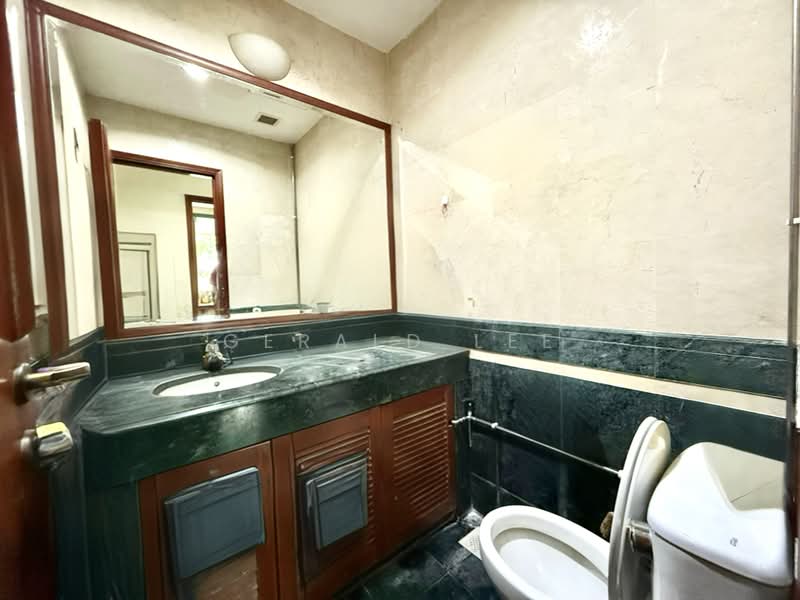 Tivoli Gardens, Tai Keng Gardens, 6 Bedrooms, 3,500 sqft, Terraced House For Sale, by Gerald Lee, 500212690 - Bathroom - PropertyGuru.com.sg