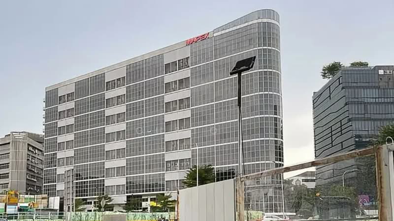 Mapex, 37 Jalan Pemimpin, 1,959 sqft, Light Industrial (B1) For Sale, by GusTo ., 500212709 - Exterior - CommercialGuru.com.sg