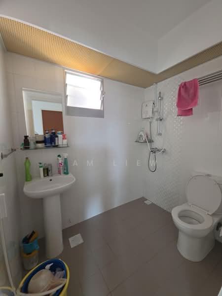 292B Bukit Batok East Avenue 6, 292B Bukit Batok East Avenue 6, Room Rental, 90 sqft, HDB Flat For Rent, by Sam Liew, 500212740 - Bathroom - PropertyGuru.com.sg