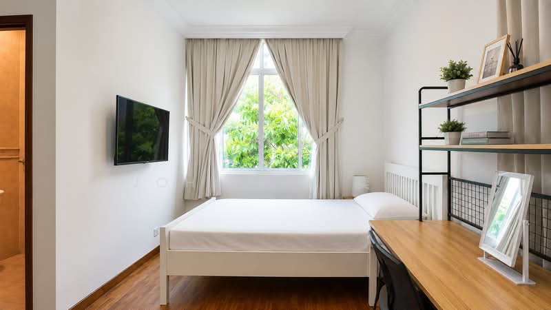 Pinewood Terrace, Pinewood Grove, 5 Bedrooms, 4,000 sqft, Terraced House For Sale, by John Tan 奕欣, 500212748 - Bedroom - PropertyGuru.com.sg