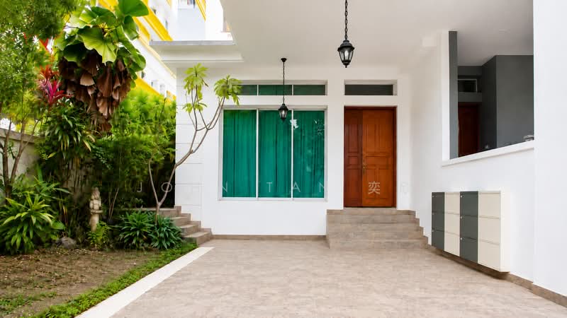 Pinewood Terrace, Pinewood Grove, 5 Bedrooms, 4,000 sqft, Terraced House For Sale, by John Tan 奕欣, 500212748 - Exterior - PropertyGuru.com.sg