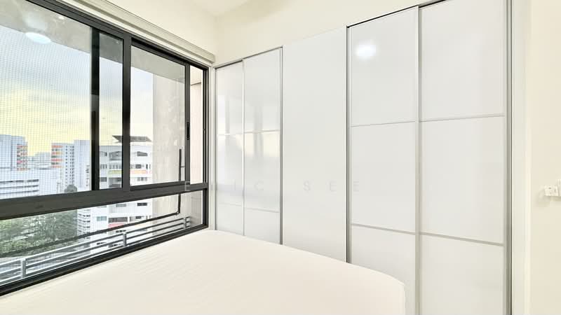 Sims Edge, 1 Geylang East Avenue 2, 2 Bedrooms, 581 sqft, Condominium For Rent, by Eric See, 500212792 - Attached wardrobes in Master - PropertyGuru.com.sg