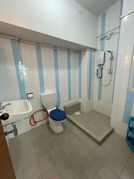 Mandalay Towers, 39 Mandalay Road, Room Rental, 200 sqft, Apartment For Rent, by Lydia Lim, 500212806 - Bathroom - PropertyGuru.com.sg