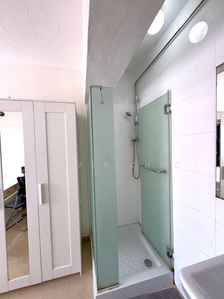 People's Park Complex, 1 Park Road, Room Rental, 120 sqft, Apartment For Rent, by Steven Choo, 500212823 - Bathroom - PropertyGuru.com.sg