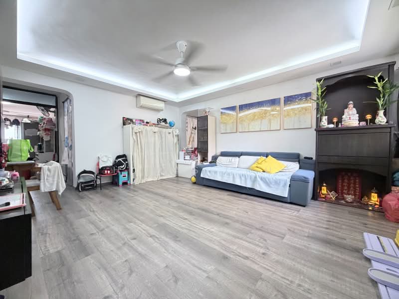 118 Serangoon North Avenue 1, 118 Serangoon North Avenue 1, 3 Bedrooms, 979 sqft, HDB Flat For Sale, by Thomas Chua, 500212828 - Living Room - PropertyGuru.com.sg