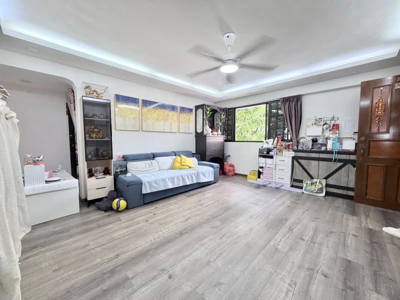 118 Serangoon North Avenue 1, 118 Serangoon North Avenue 1, 3 Bedrooms, 979 sqft, HDB Flat For Sale, by Thomas Chua, 500212828 - Living Room - PropertyGuru.com.sg