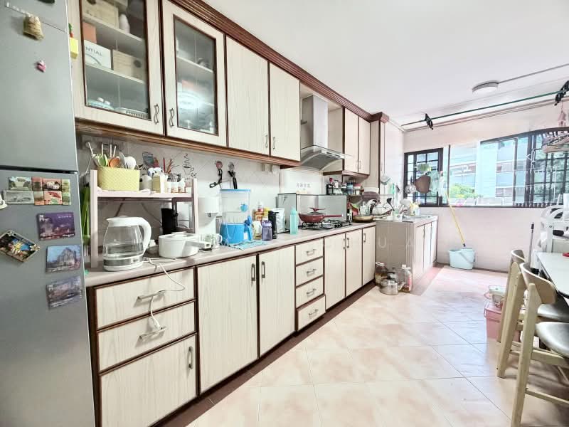 118 Serangoon North Avenue 1, 118 Serangoon North Avenue 1, 3 Bedrooms, 979 sqft, HDB Flat For Sale, by Thomas Chua, 500212828 - Kitchen - PropertyGuru.com.sg