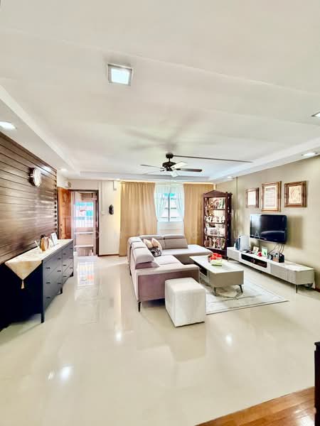 237 Tampines Street 21, 237 Tampines Street 21, 3 Bedrooms, 1,162 sqft, HDB Flat For Sale, by Thomas Chua, 500212839 - Living Room - PropertyGuru.com.sg