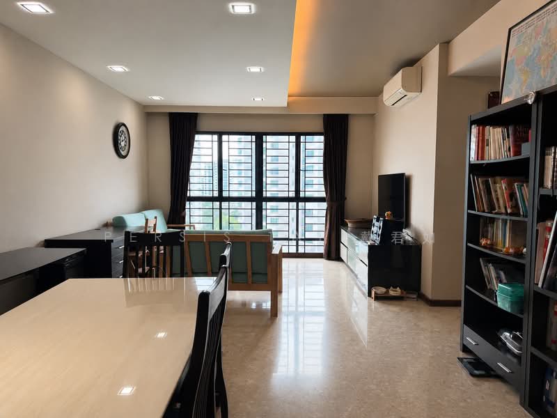 Woodsvale, 1 Woodlands Drive 72, 3 Bedrooms, 1,313 sqft, Condominium For Sale, by Persis Tai 戴君如, 500212861 - Living Room - PropertyGuru.com.sg