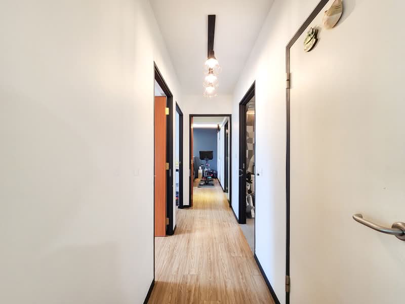 95A Henderson Road, 95A Henderson Road, 3 Bedrooms, 893 sqft, HDB Flat For Sale, by Pauline Chia, 500212871 - Corridor - PropertyGuru.com.sg