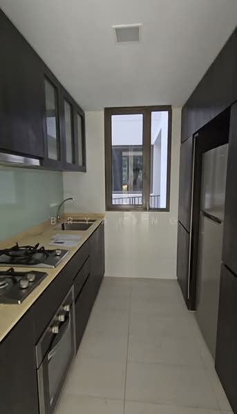 The Inflora, 51 Flora Drive, 3 Bedrooms, 883 sqft, Condominium For Rent, by Bryan Ng, 500212874 - Kitchen - PropertyGuru.com.sg