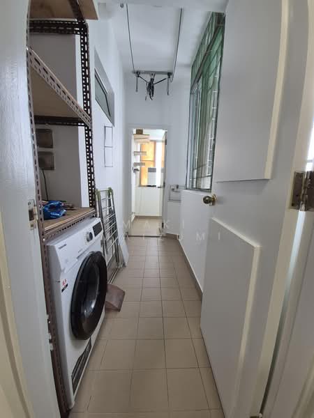 Kerrisdale, 30 Sturdee Road, 3 Bedrooms, 1,292 sqft, Condominium For Rent, by Maki Imaizumi, 500212878 - Yard & Helper's room - PropertyGuru.com.sg