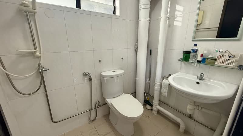 606 Hougang Avenue 4, 606 Hougang Avenue 4, Room Rental, 100 sqft, HDB Flat For Rent, by Keith Tan, 500212886 - Bathroom - PropertyGuru.com.sg