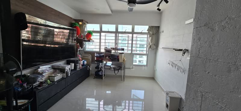 467A Fernvale Link, 467A Fernvale Link, 2 Bedrooms, 731 sqft, HDB Flat For Sale, by Jenny Chia, 500212889 - Living Room - PropertyGuru.com.sg