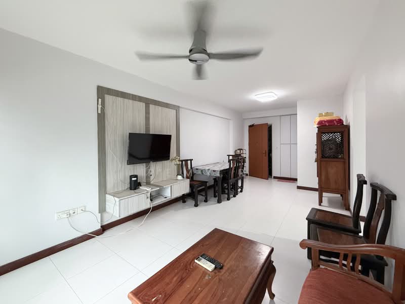 333C Yishun Street 31, 333C Yishun Street 31, 3 Bedrooms, 990 sqft, HDB Flat For Sale, by Remy R, 500212891 - Living Room - PropertyGuru.com.sg