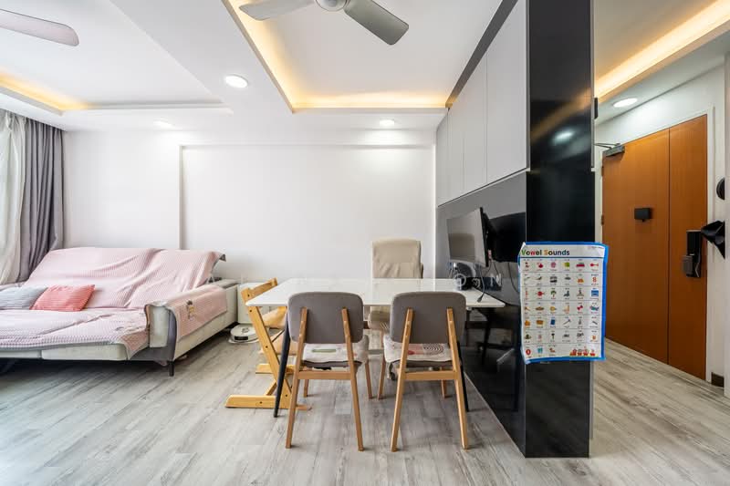 209A Punggol Place, 209A Punggol Place, 3 Bedrooms, 990 sqft, HDB Flat For Sale, by Caline Leong, 500212905 - Living Room - PropertyGuru.com.sg