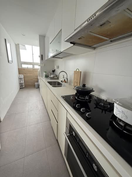 Heron Bay, Upper Serangoon View, 4 Bedrooms, 2,583 sqft, Executive Condominium For Sale, by Patrick Ang, 500212906 - Kitchen - PropertyGuru.com.sg