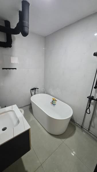 354 Bukit Batok Street 31, 354 Bukit Batok Street 31, 4 Bedrooms, 1,593 sqft, HDB Flat For Sale, by Mohd Hizam, 500212914 - Bathroom - PropertyGuru.com.sg