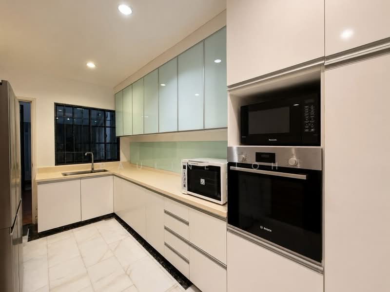 Yew Lian Park, 29 Jalan Pelatina, 4 Bedrooms, 2,500 sqft, Terraced House For Sale, by Pauline Loh, 500212927 - Kitchen - PropertyGuru.com.sg