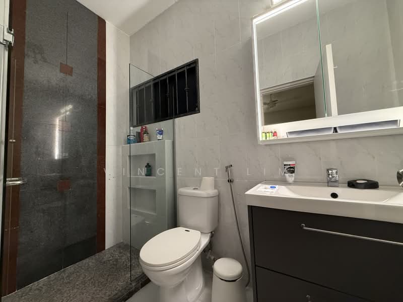 Yew Lian Park, Upper Thomson Road, 4 Bedrooms, 2,500 sqft, Terraced House For Sale, by Vincent Lim, 500212937 - Bathroom - PropertyGuru.com.sg