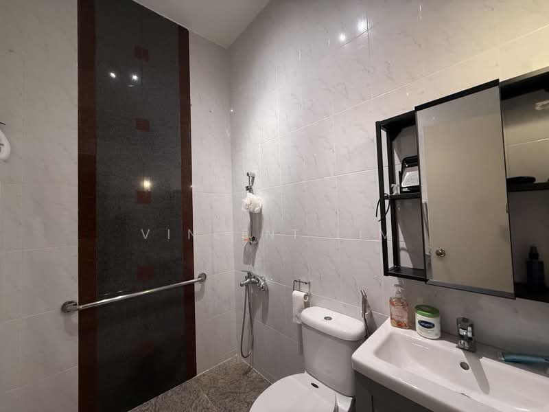 Yew Lian Park, Upper Thomson Road, 4 Bedrooms, 2,500 sqft, Terraced House For Sale, by Vincent Lim, 500212937 - Bathroom - PropertyGuru.com.sg