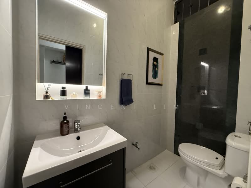 Yew Lian Park, Upper Thomson Road, 4 Bedrooms, 2,500 sqft, Terraced House For Sale, by Vincent Lim, 500212937 - Bathroom - PropertyGuru.com.sg