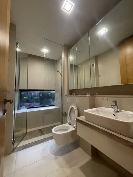 Parvis, 18 Holland Hill, 2 Bedrooms, 990 sqft, Condominium For Rent, by Katherine Khoo, 500212951 - Bathroom - PropertyGuru.com.sg