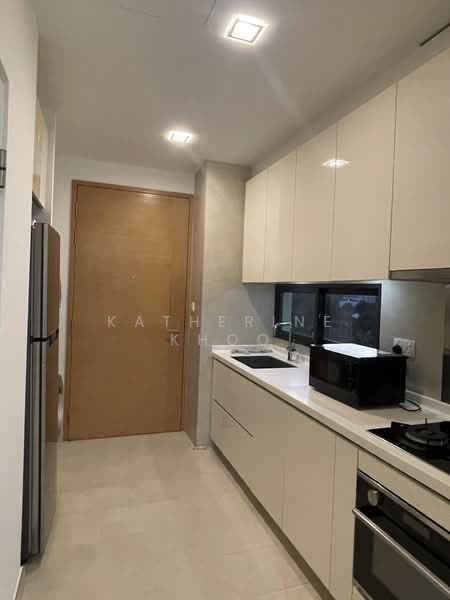 Parvis, 18 Holland Hill, 2 Bedrooms, 990 sqft, Condominium For Rent, by Katherine Khoo, 500212951 - Kitchen - PropertyGuru.com.sg