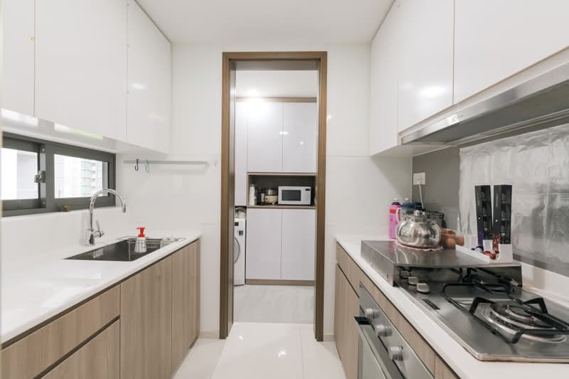 Riverbank at Fernvale, 11 Fernvale Close, 3 Bedrooms, 1,044 sqft, Condominium For Sale, by Joey Lim, 500212969 - Kitchen - PropertyGuru.com.sg