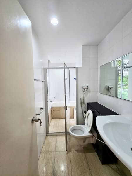 Kerrisdale, 30 Sturdee Road, Room Rental, 200 sqft, Condominium For Rent, by Magdalene Chai, 500212974 - Bathroom - PropertyGuru.com.sg