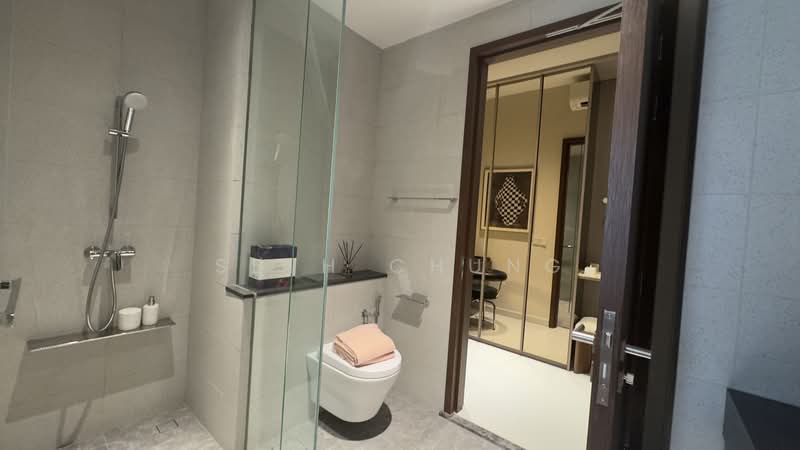 Parksuites, 18 Holland Grove Road, 1 Bedroom, 624 sqft, Condominium For Sale, by Seth Chung, 500212978 - Bathroom - PropertyGuru.com.sg