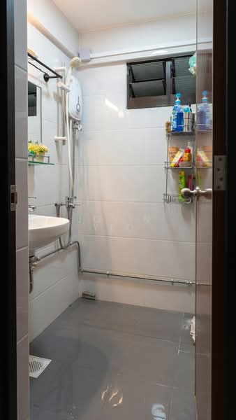 1 Hougang Avenue 3, 1 Hougang Avenue 3, Room Rental, 150 sqft, HDB Flat For Rent, by Jovin Yeo, 500212985 - Bathroom - PropertyGuru.com.sg