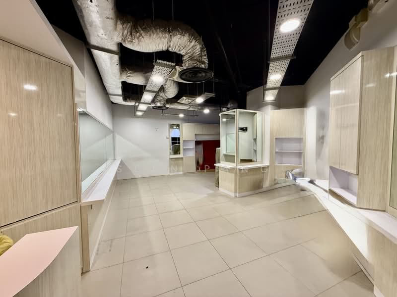 ☎️Beauty/Hair Salon @ Raffles Place/Telok Ayer Vicinity | Great Catchment, Footfall, , 495 sqft, Other Retail For Rent, by Sean Pang, 500212986 - Interior - CommercialGuru.com.sg