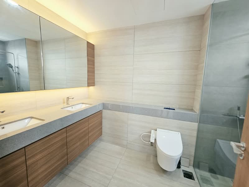Serangoon Garden Huge Semi D, , 8 Bedrooms, 10,080 sqft, Semi-Detached House For Sale, by Kenneth Yeo, 500212993 - Bathroom - PropertyGuru.com.sg