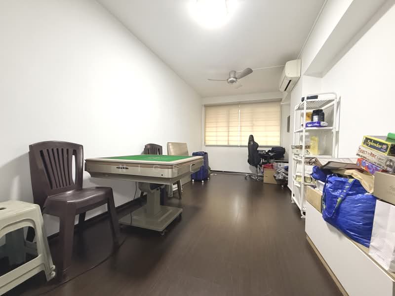 450 Hougang Avenue 10, 450 Hougang Avenue 10, 3 Bedrooms, 1,130 sqft, HDB Flat For Sale, by Nigel Tan, 500213019 - Living Room - PropertyGuru.com.sg